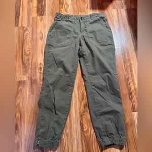Women’s Banana Republic Chino Joggers Size 6 Olive Green